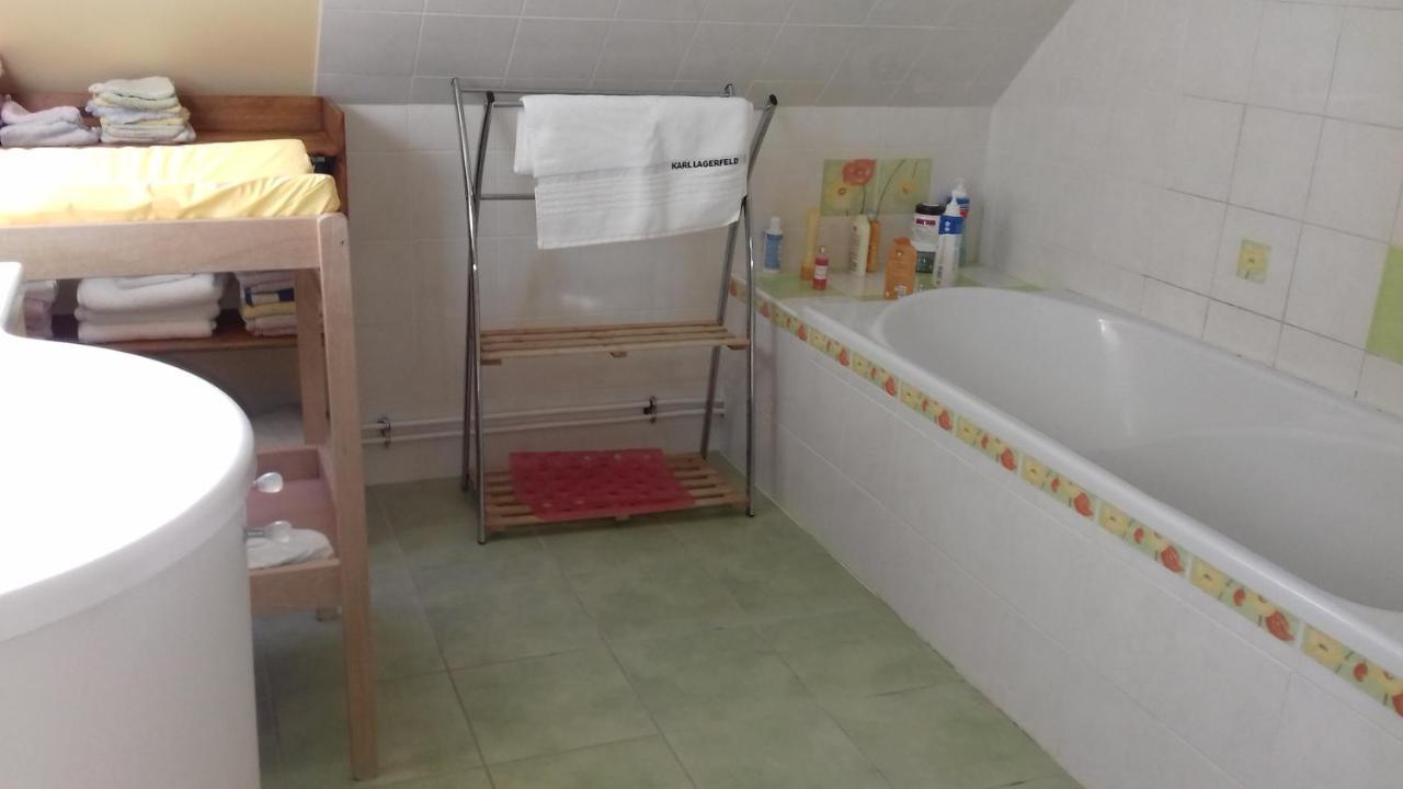 Chambre Chez L Habitant Malguenac Exterior photo